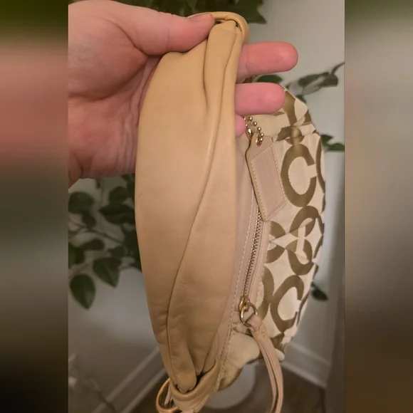 Coach Signature Parker Shoulder Bag 13420 - Picture 5 of 8